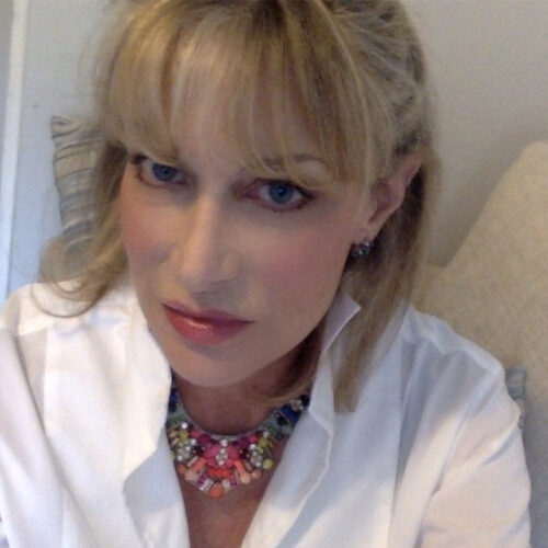 A portrait of the author Alison James